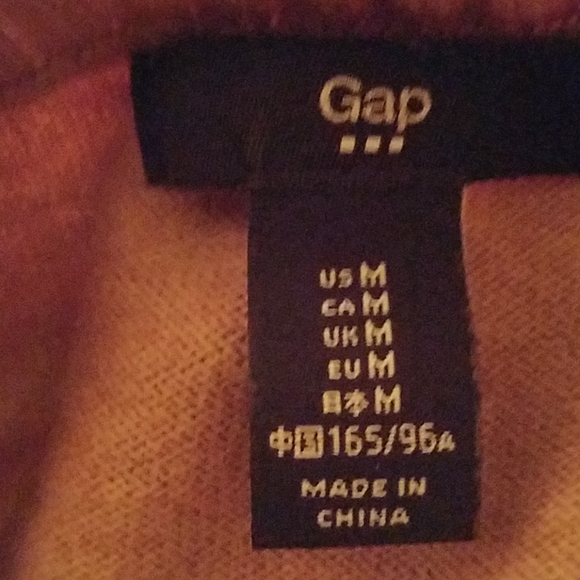 GAP Pullover Sweater - Picture 3 of 3